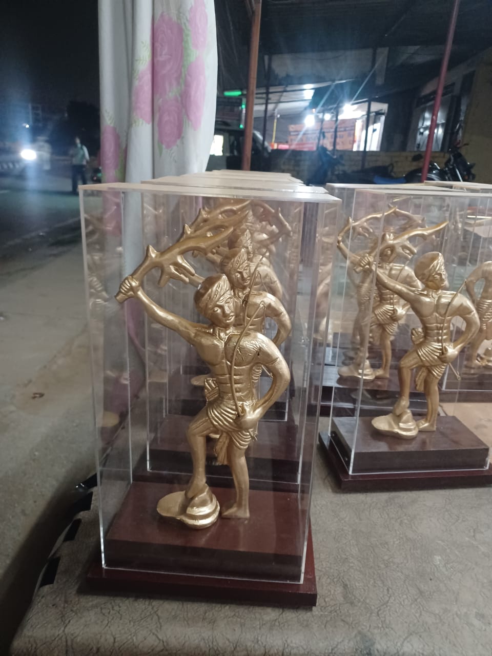 Dhokra Moments Handcrafted Brass Birsa Munda Bow & Arrow Memento